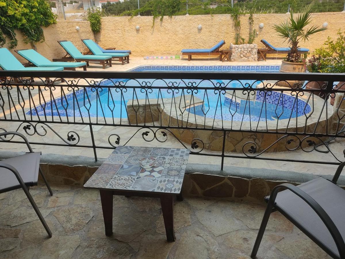 Xenonas Κithαiron Hotel Vilia ภายนอก รูปภาพ