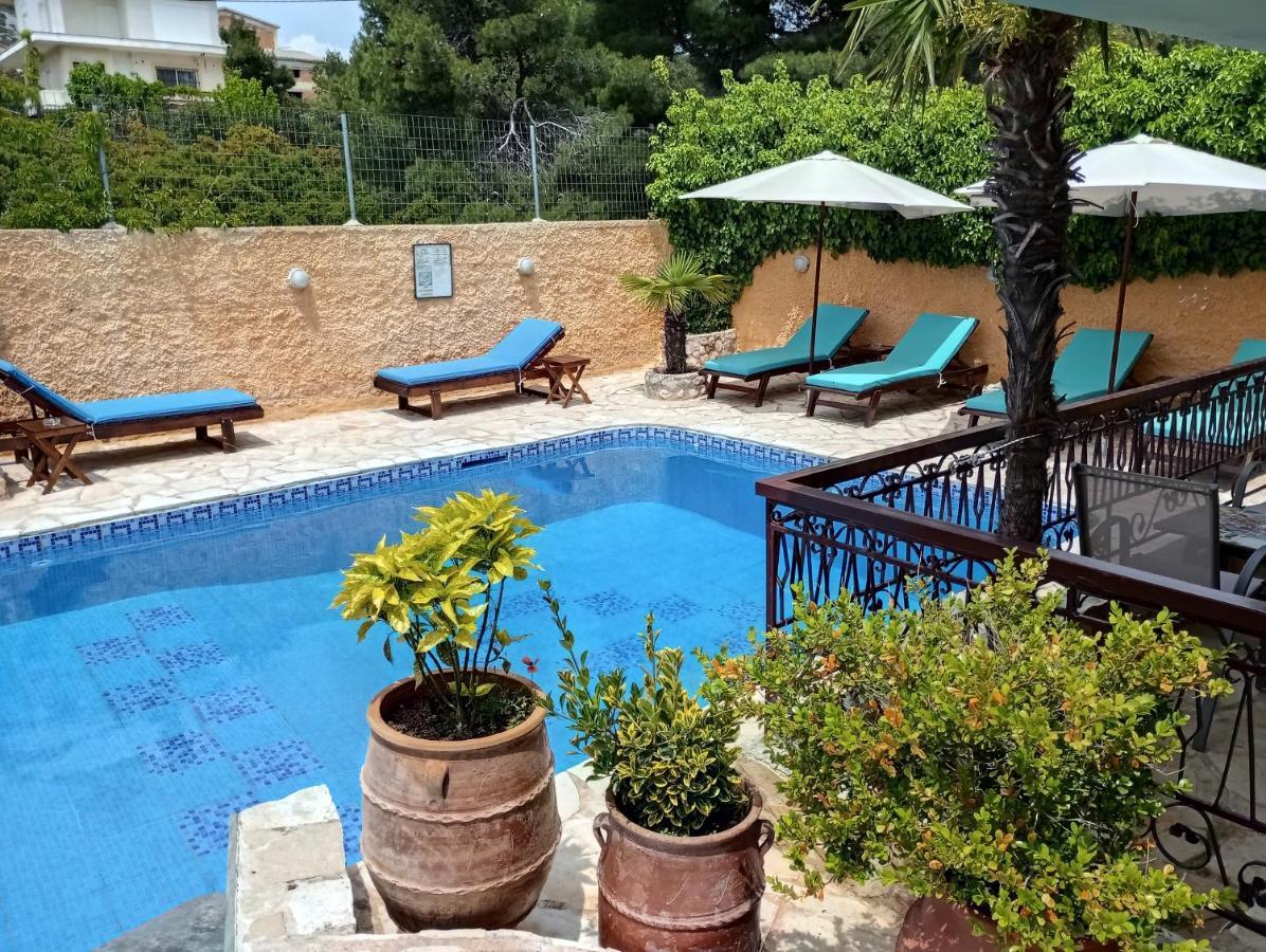 Xenonas Κithαiron Hotel Vilia ภายนอก รูปภาพ