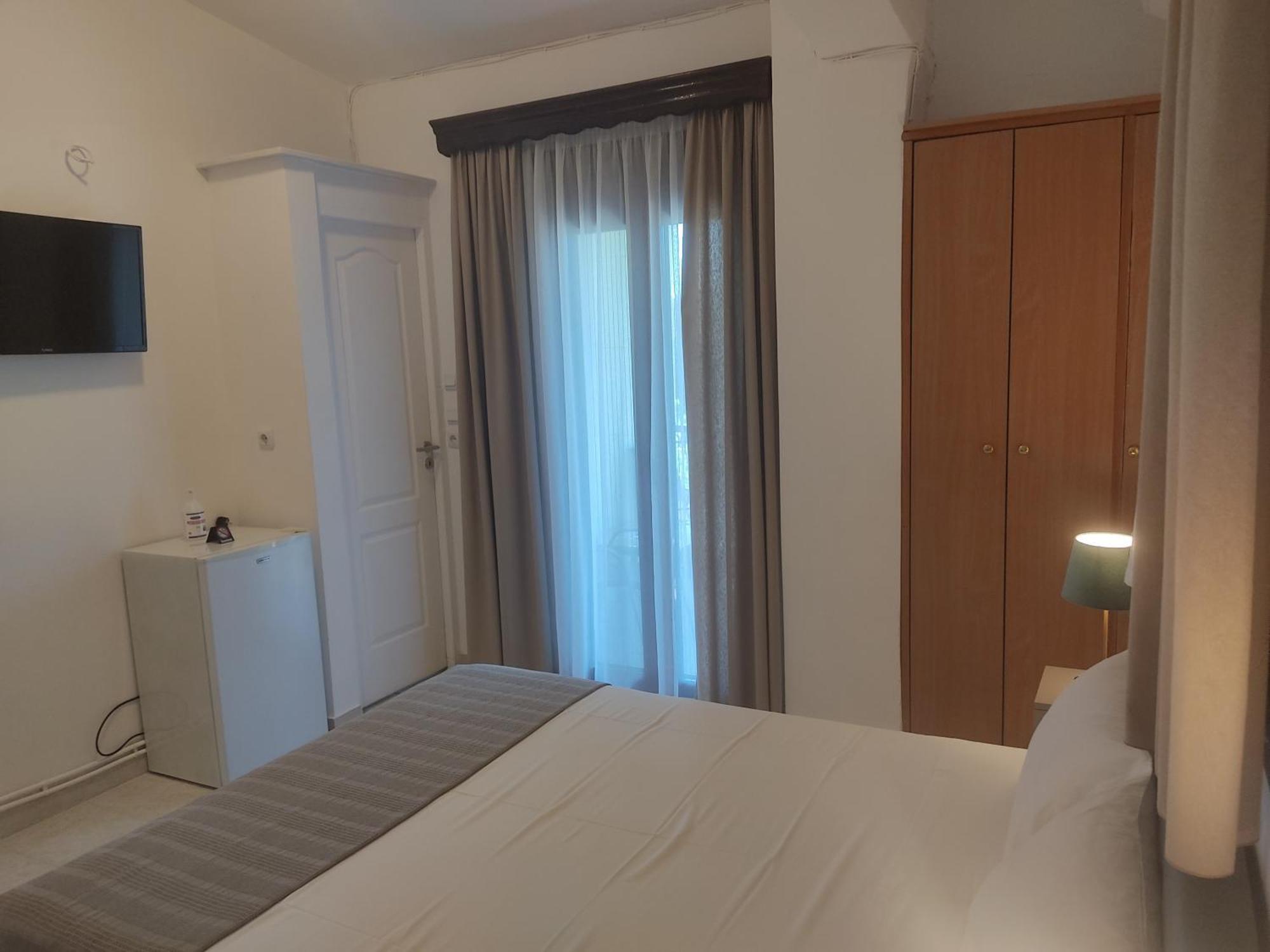 Xenonas Κithαiron Hotel Vilia ภายนอก รูปภาพ