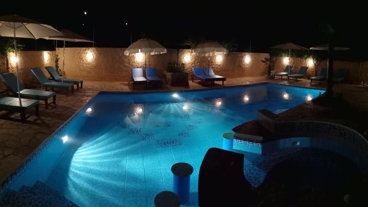 Xenonas Κithαiron Hotel Vilia ภายนอก รูปภาพ